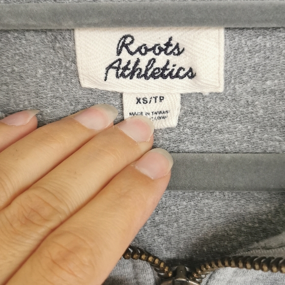 ROOTS SWEATER - Picture 3 of 4